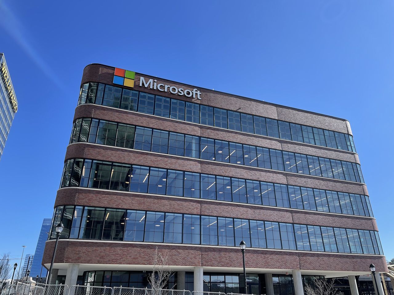 Microsoft värderades till 3 biljoner dollar igår