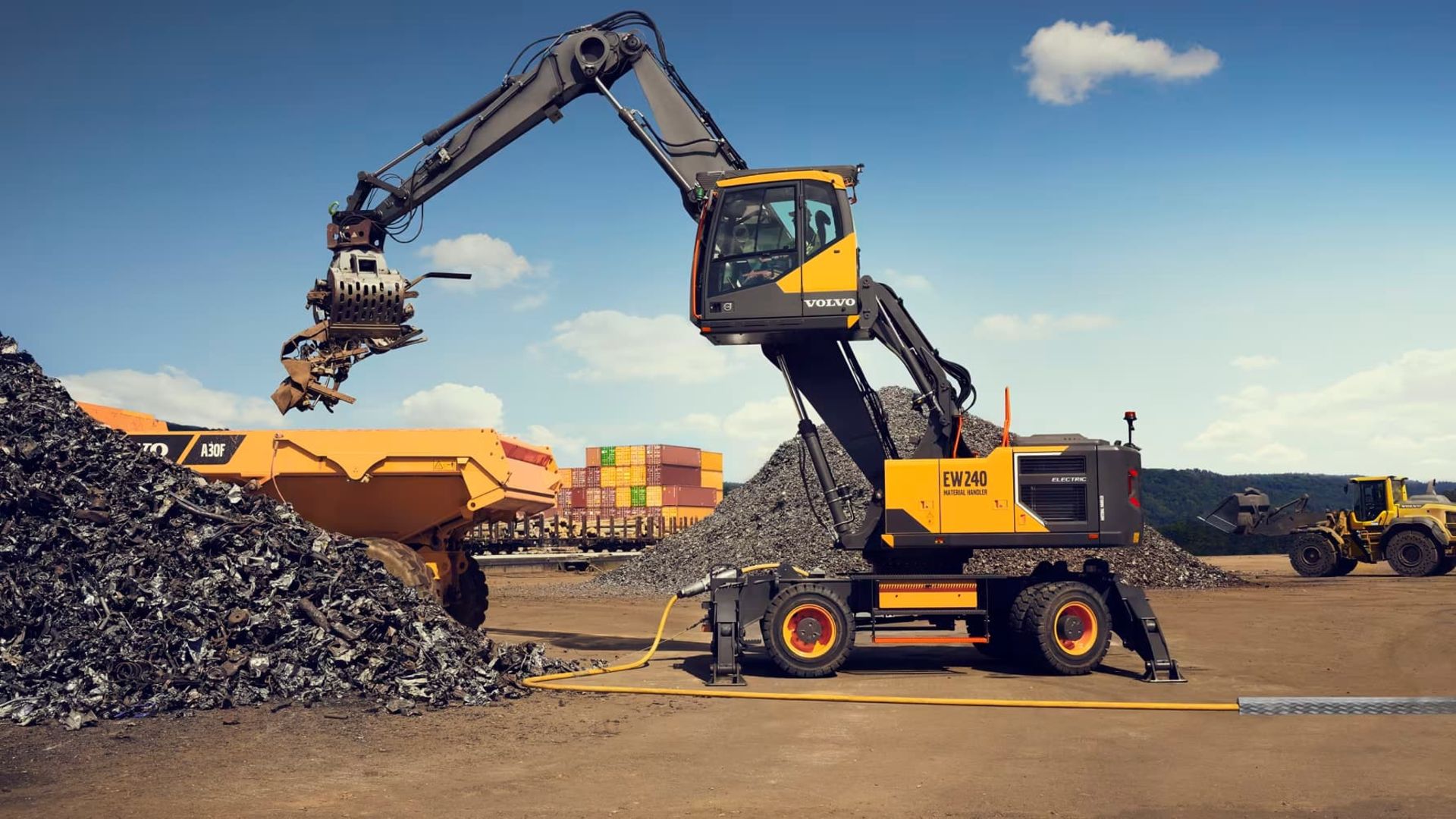 Volvo presenterar elektrisk grävmaskin med nätanslutning