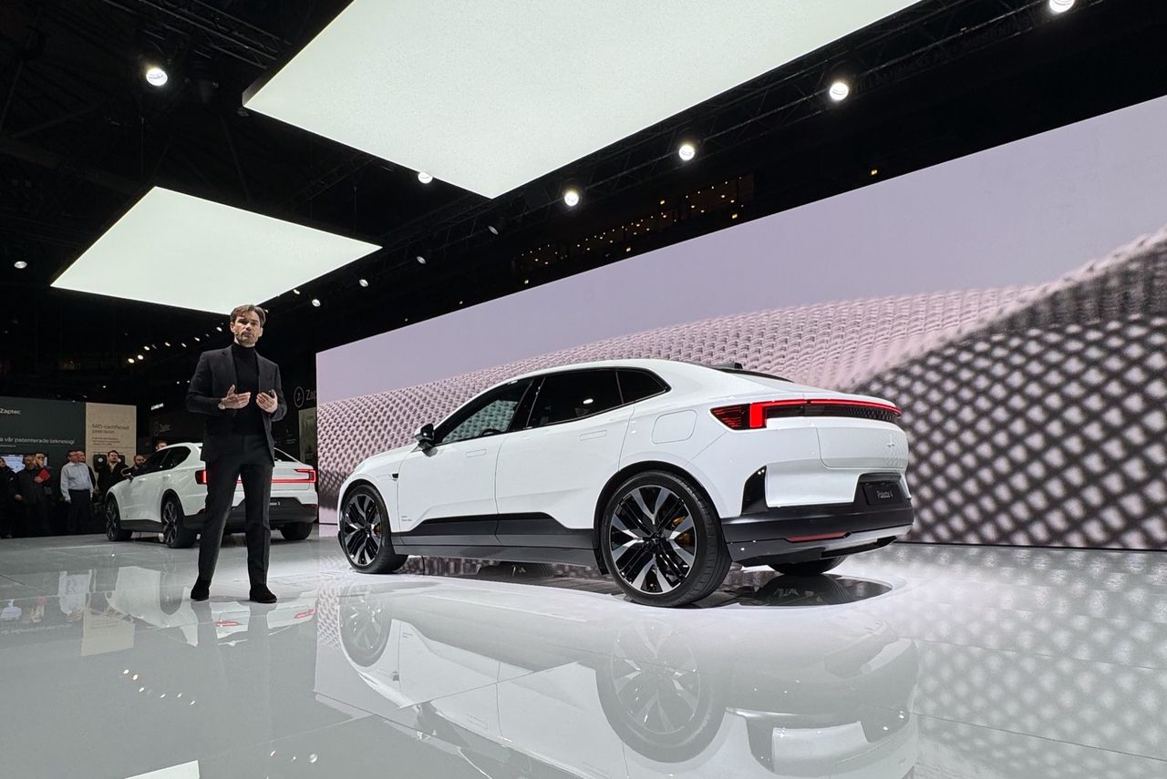 Vi har känt på Polestar 4!