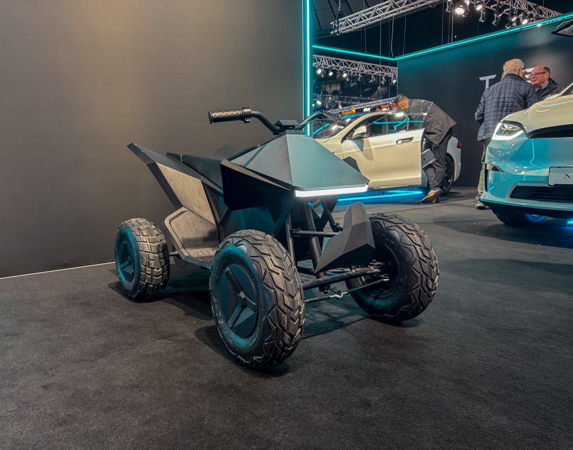 Vi har kollat in Teslas lilla fyrhjuling