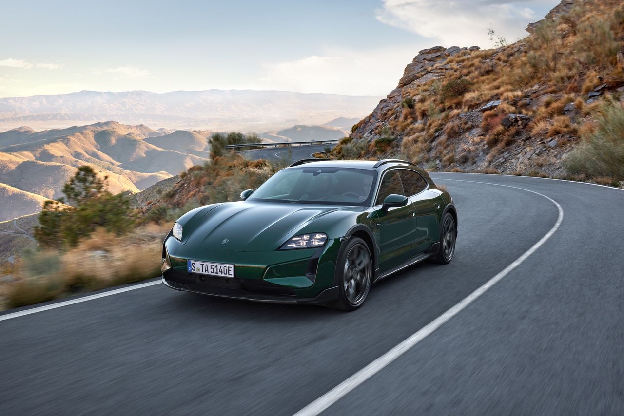 Porsche rullar ut nya Taycan