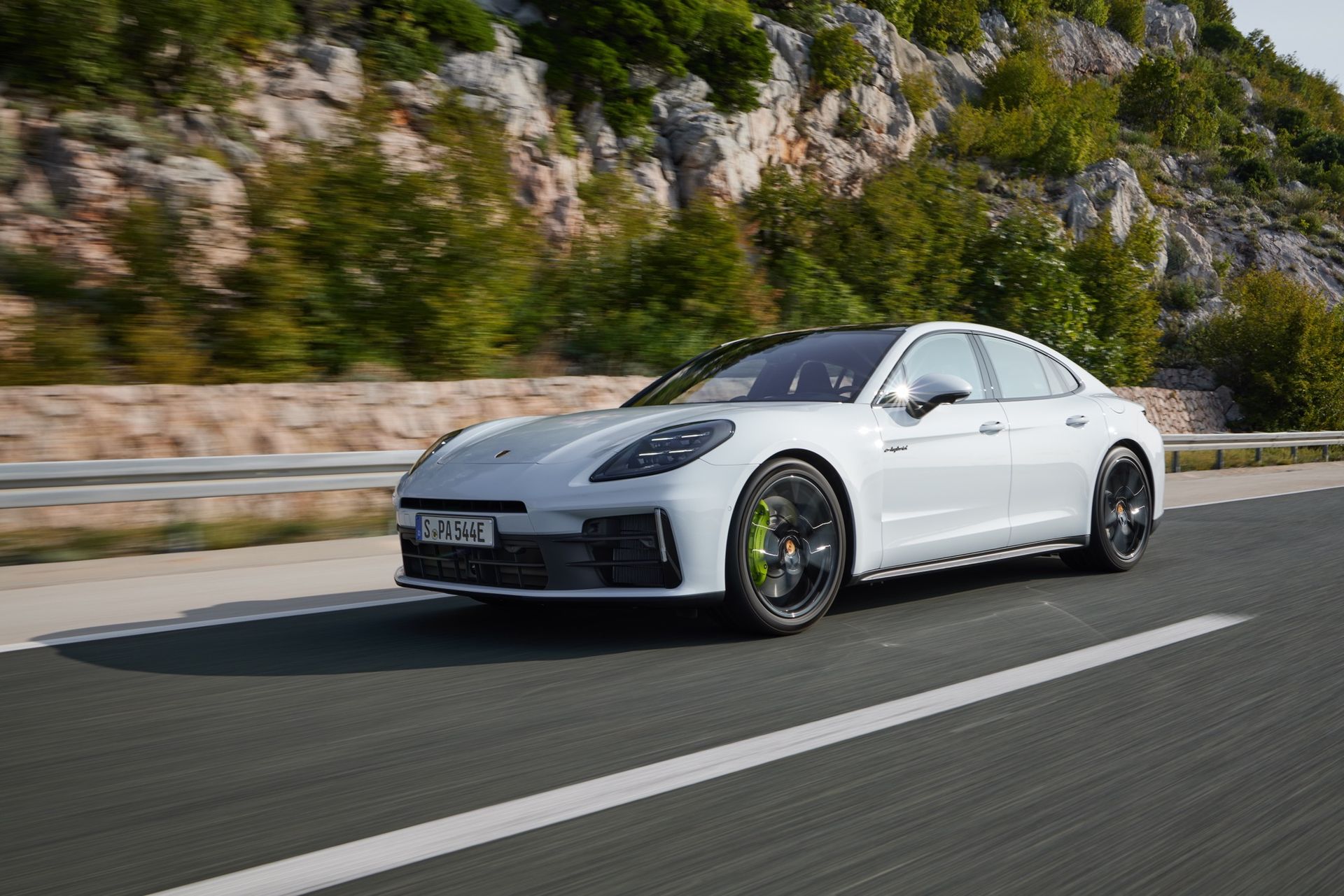 Två nya laddhybridversioner av Porsche Panamera