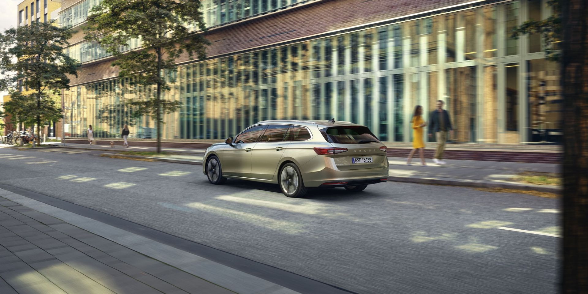 Nya Skoda Superb Kombi prissatt