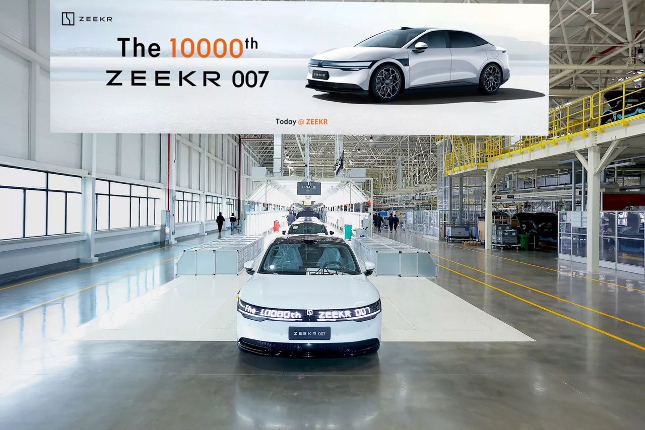 Zeekr har nu tillverkat 10.000 exemplar av 007