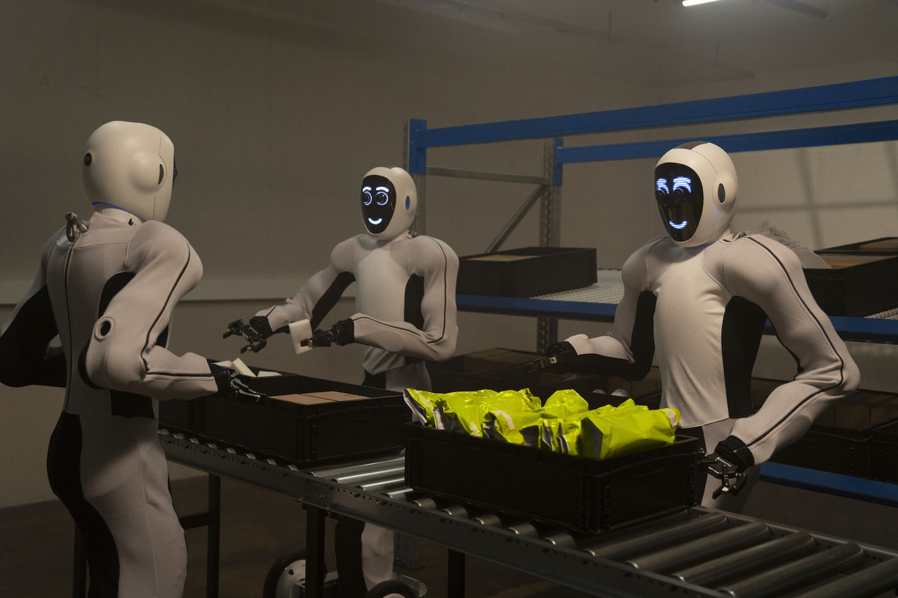 1X visar upp lite mer av sin humanoida robot Eve