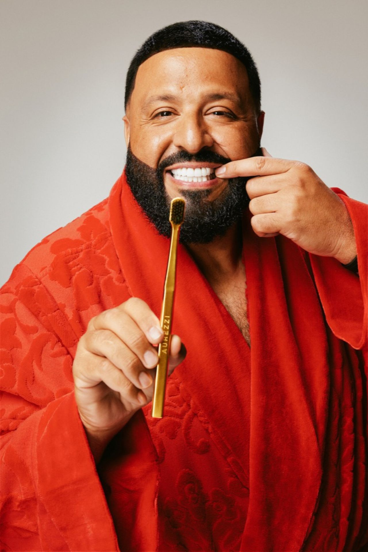DJ Khaled lanserar guld-tandborste