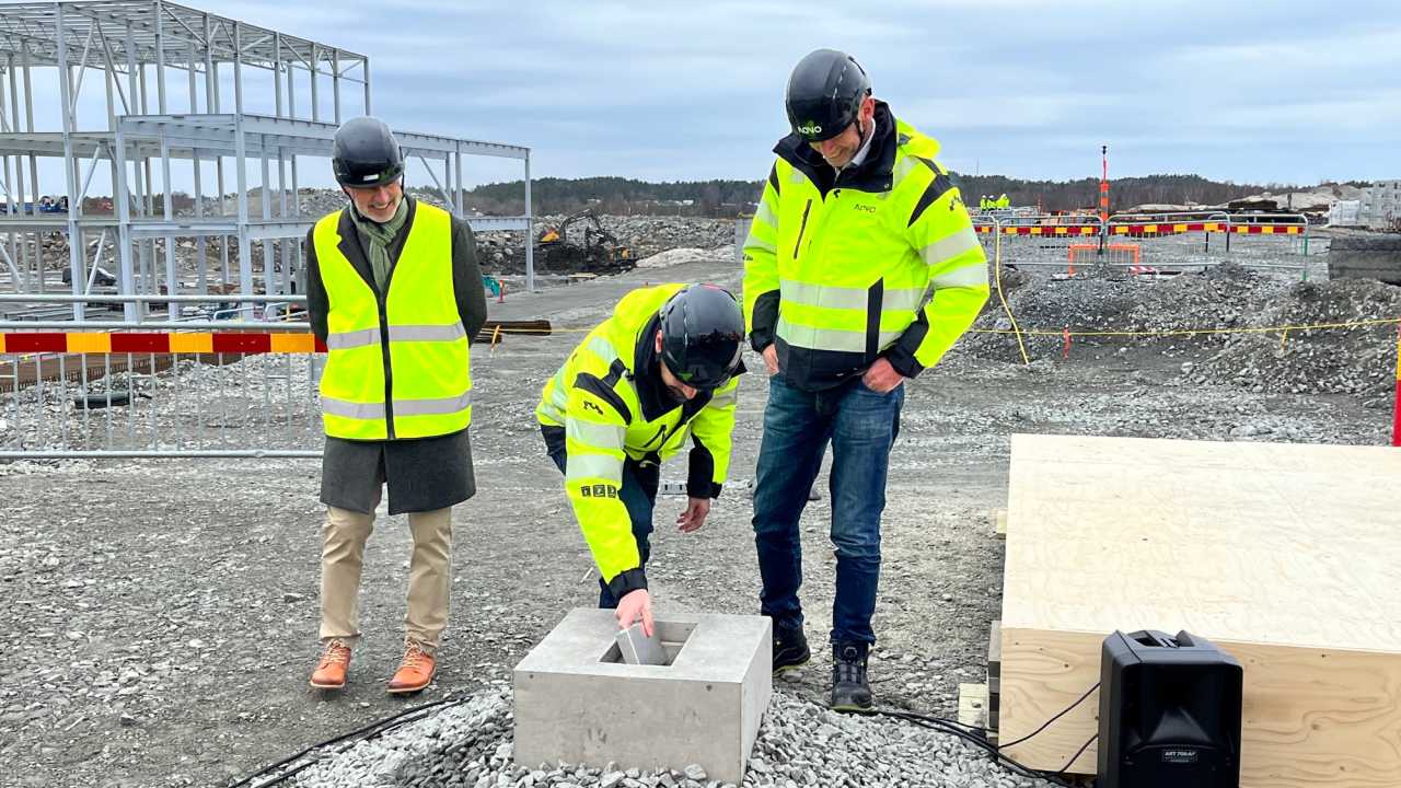 Första stenen lagd i Torslanda