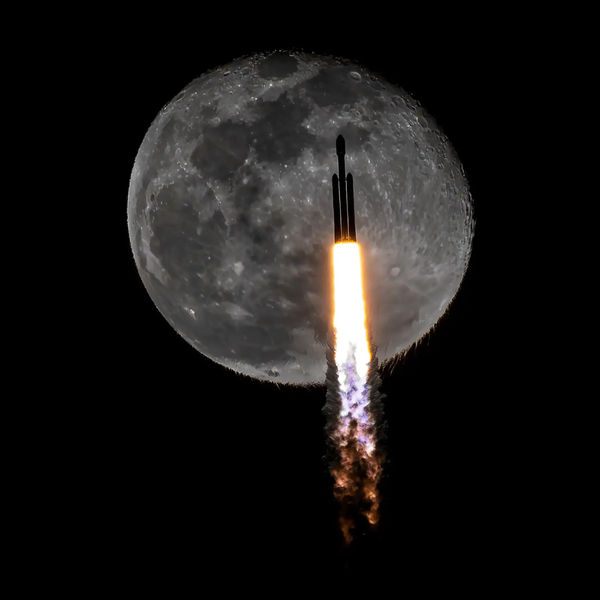 Fet bild på Falcon Heavy vinner fotopris