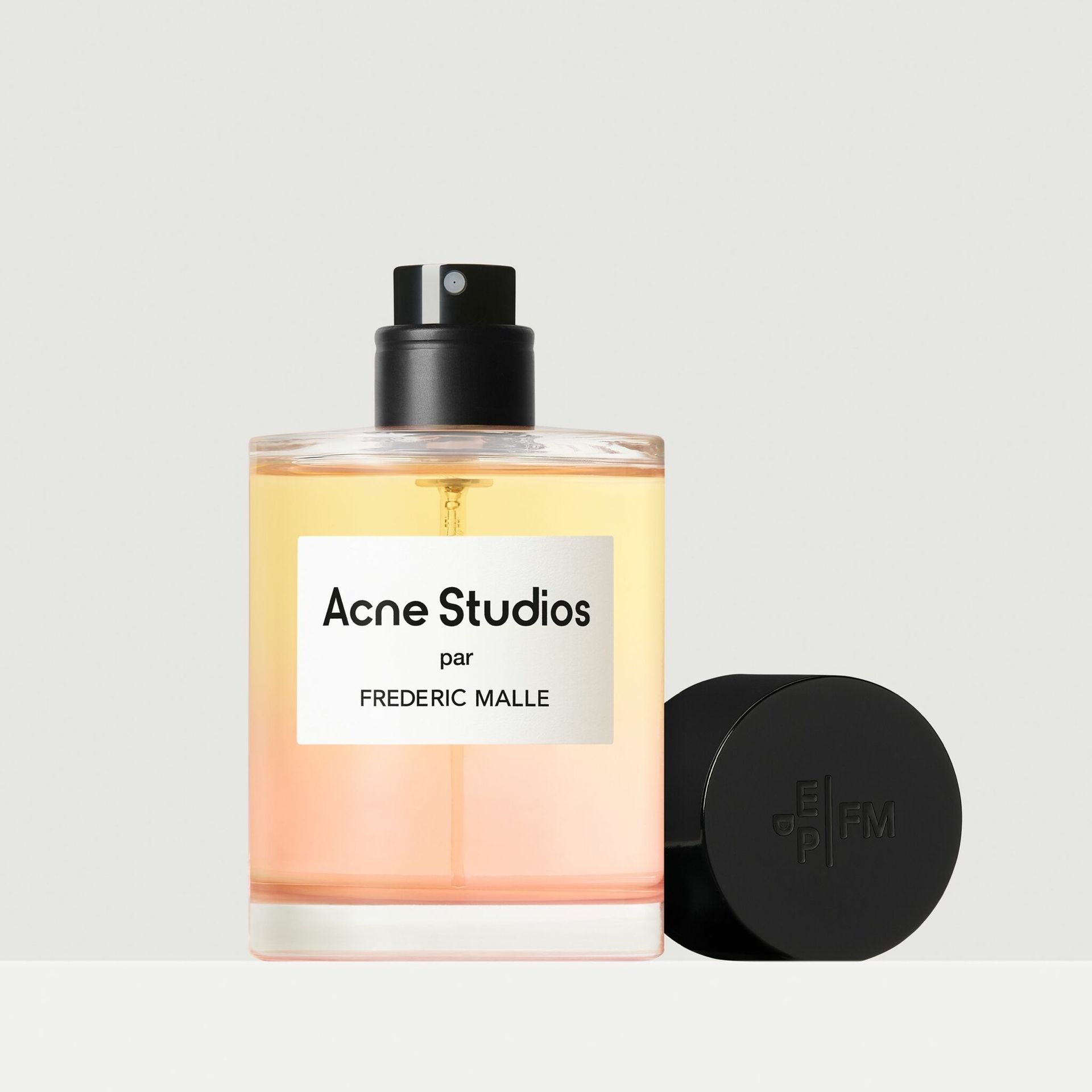 Acne Studios gör sin första parfym