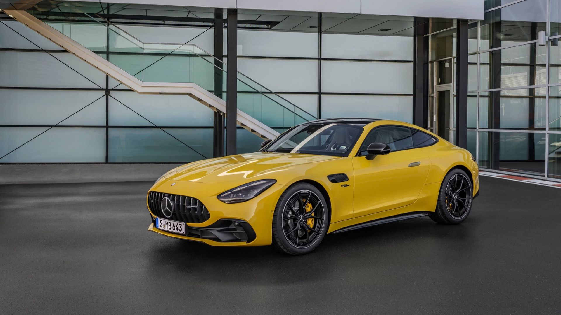 Mercedes-AMG GT med turbofyra är här