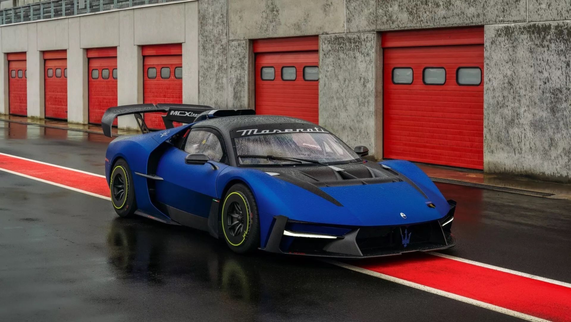 Maserati MCXtrema på banan