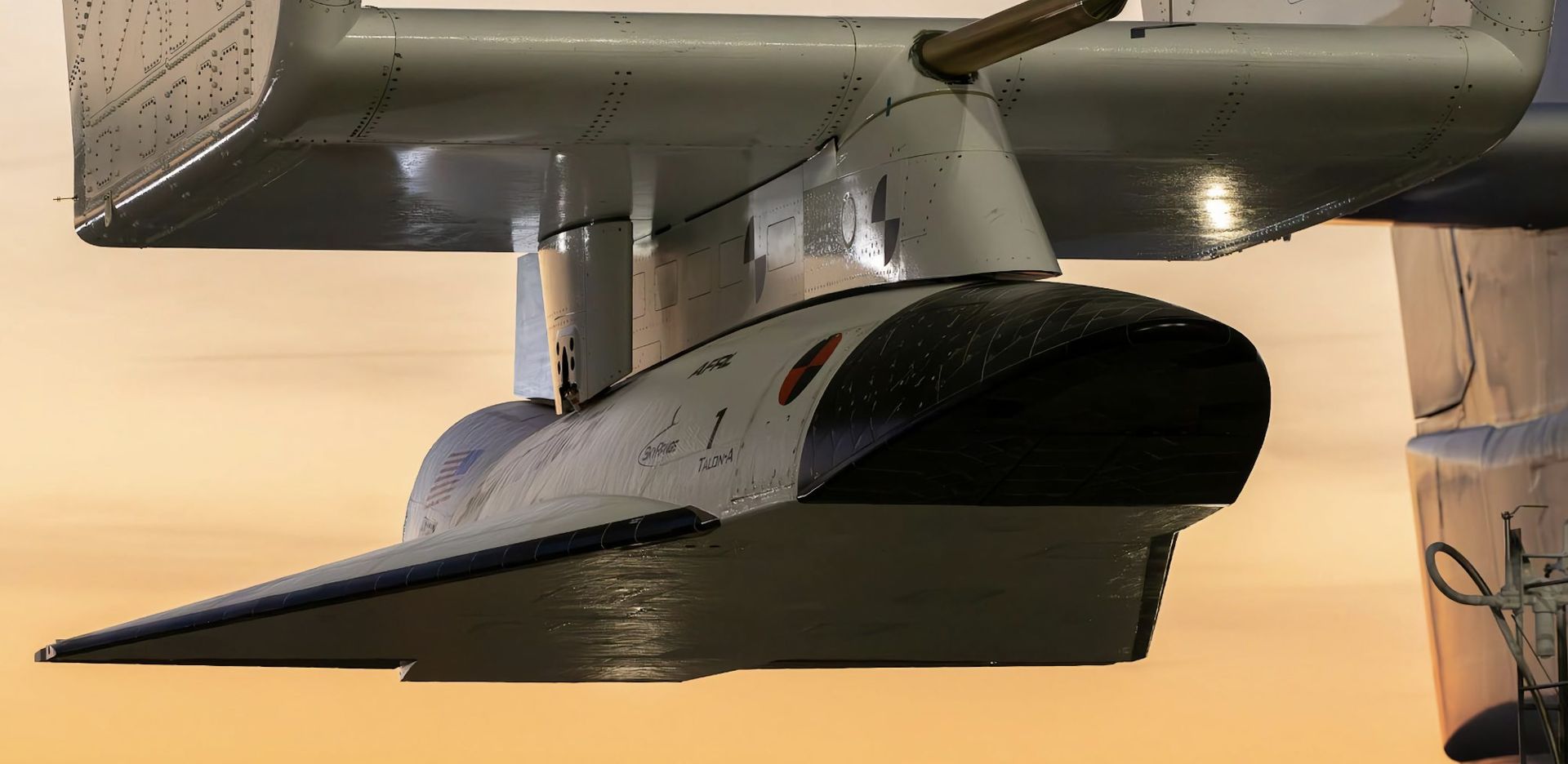 En närmare titt på Talons första flygning