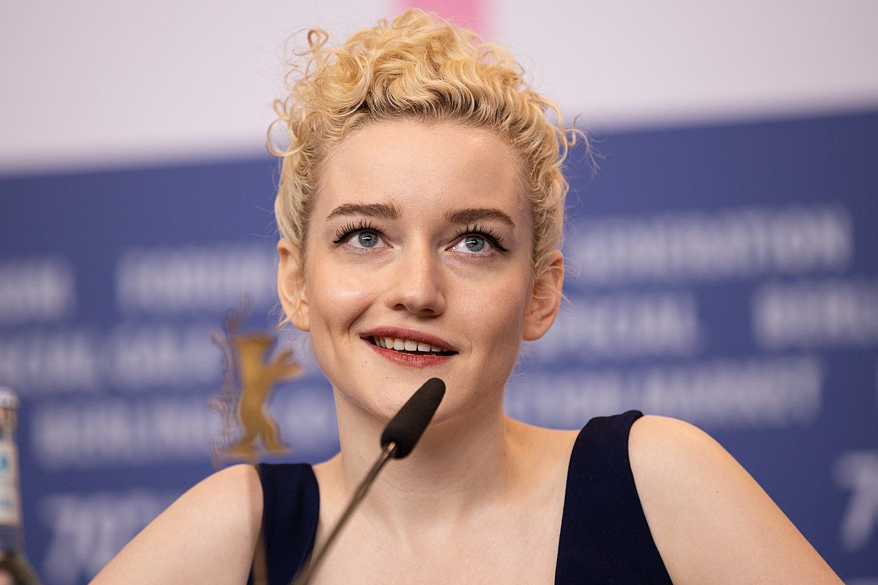 Julia Garner blir Silversurfaren