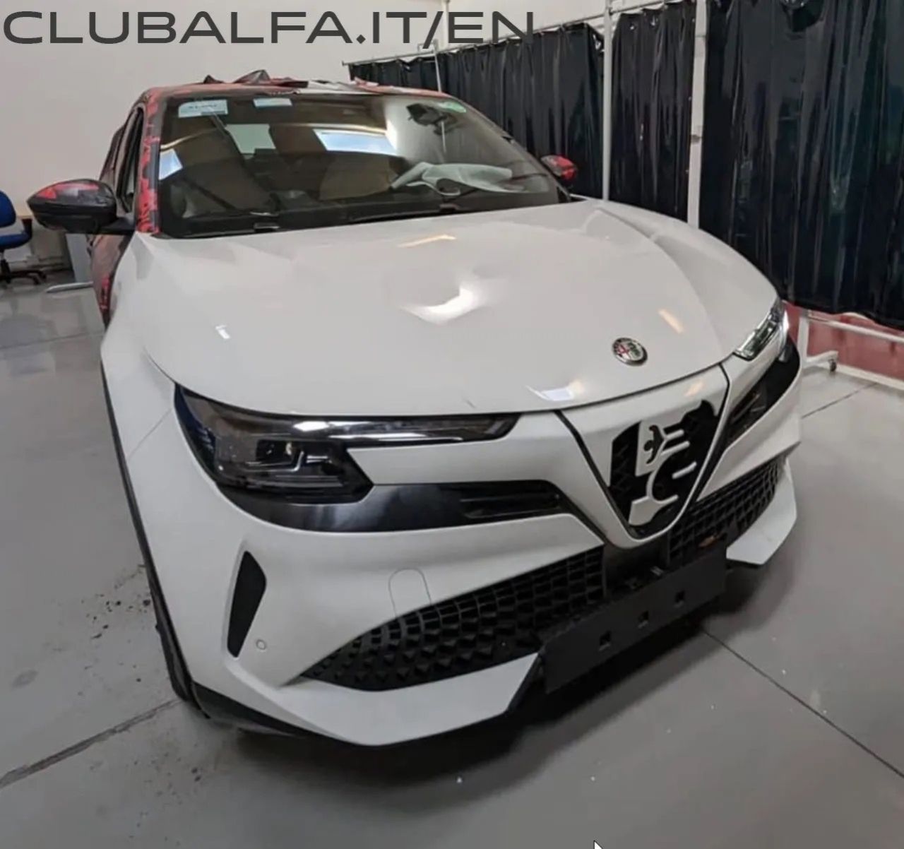 Alfa Romeo Milano läcker ut