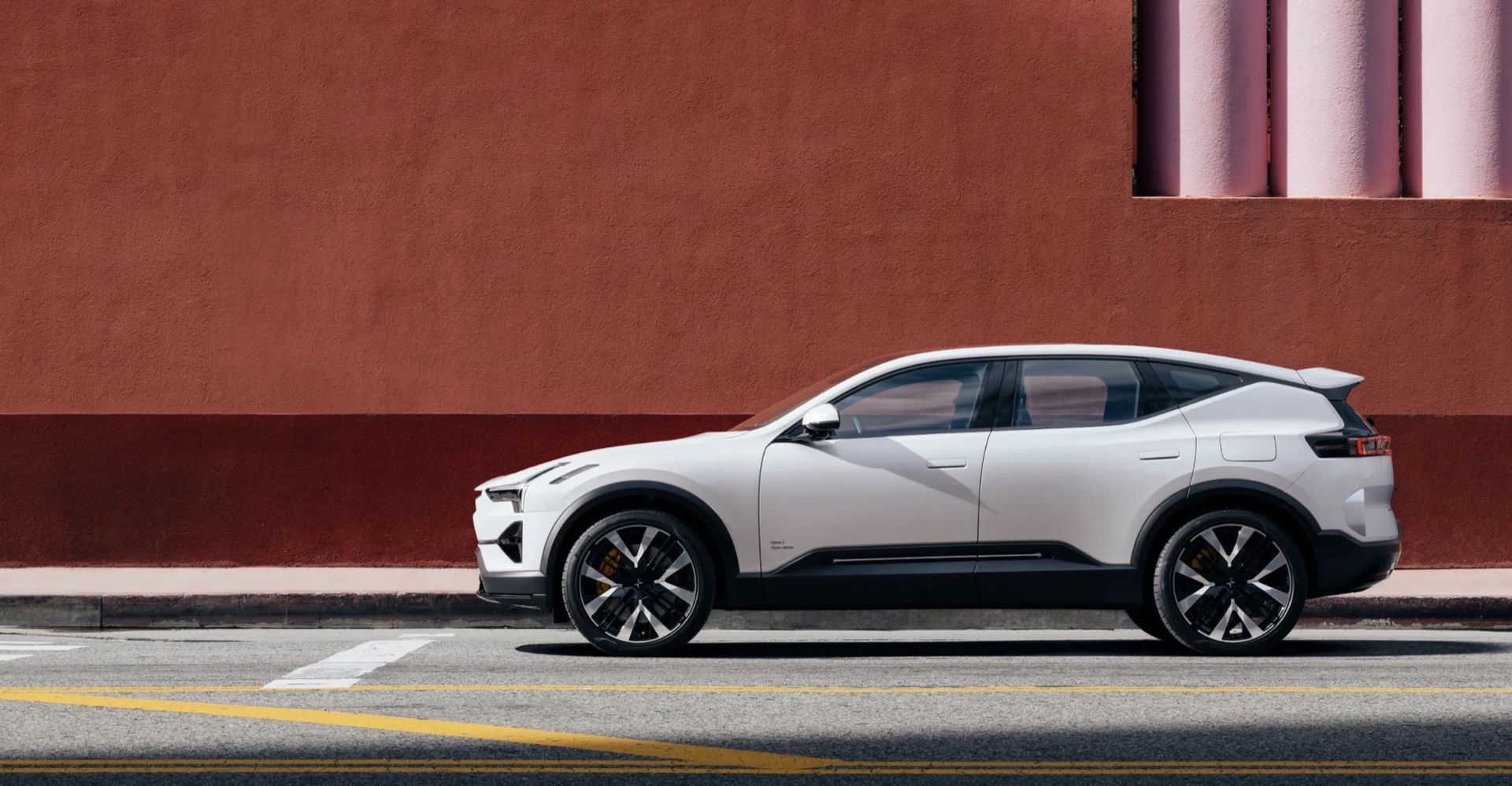 Polestars försäljning har dippat med 40 procent