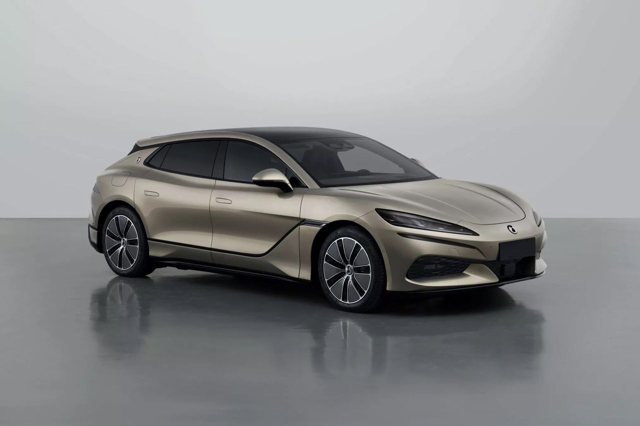 Så här ser Denza Z9 GT ut