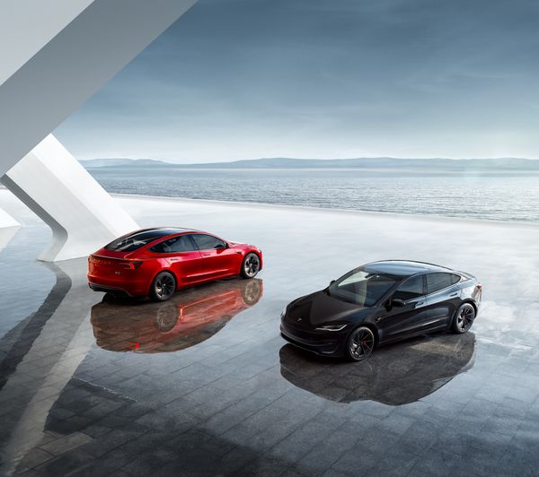 Tesla presenterar nya Model 3 Performance