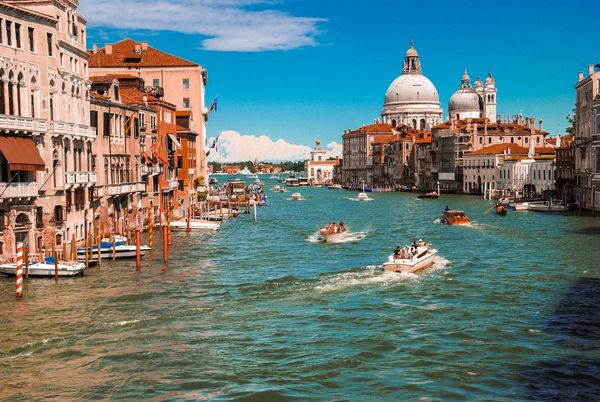 Venedig inför avgift för dagsturister