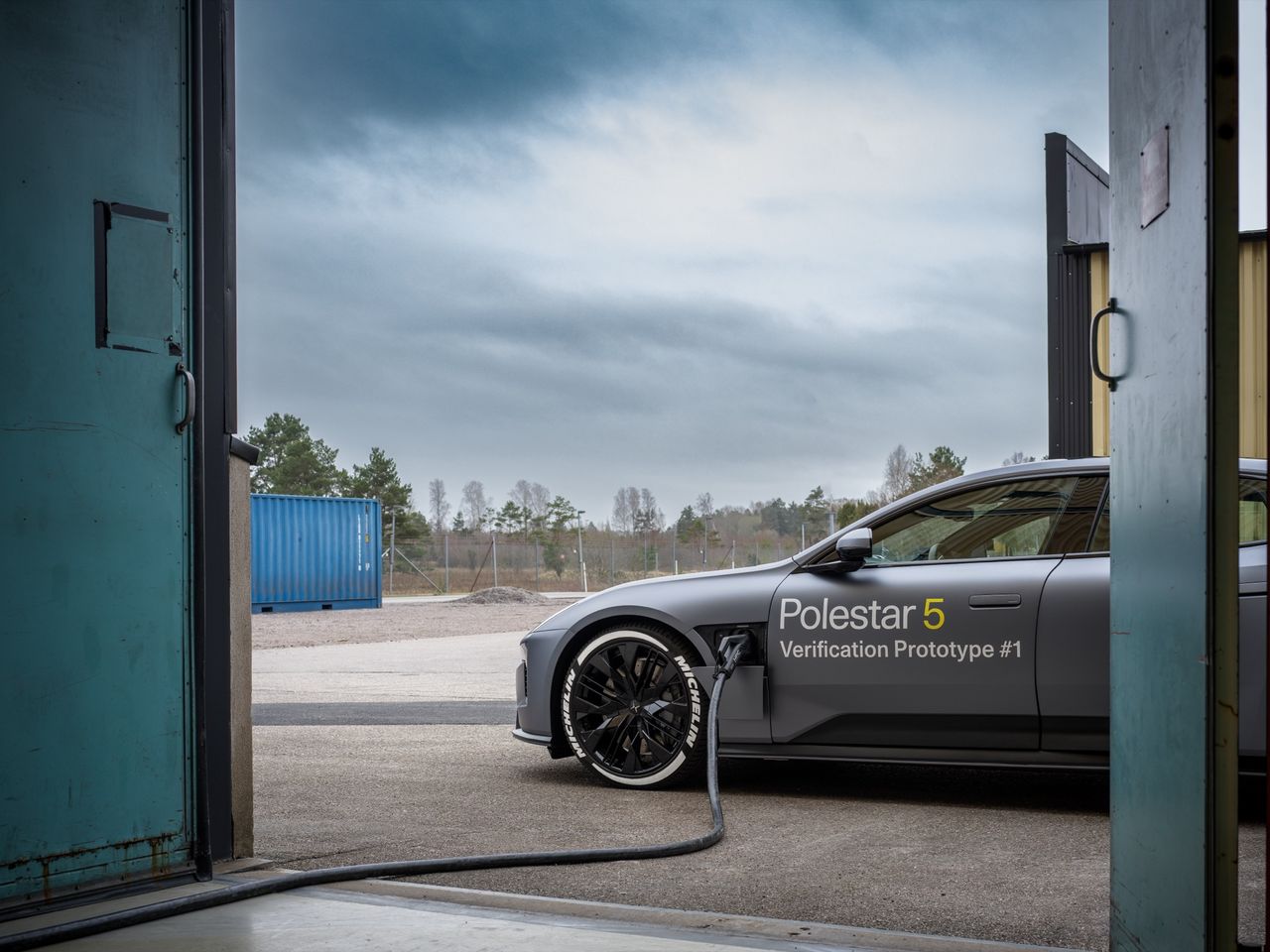 Polestar 5 kan laddas på under 10 minuter