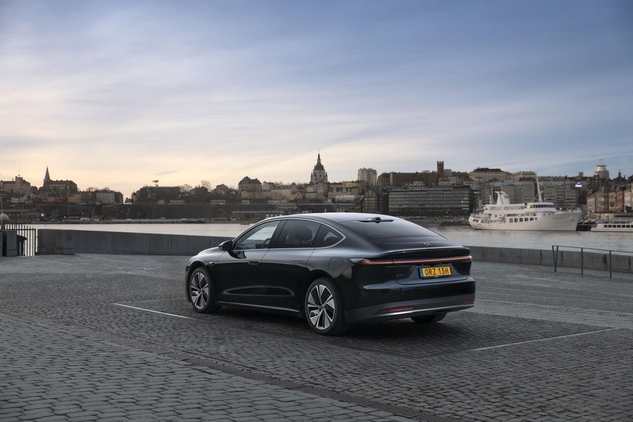 Nu börjar fler Nios rulla som taxi