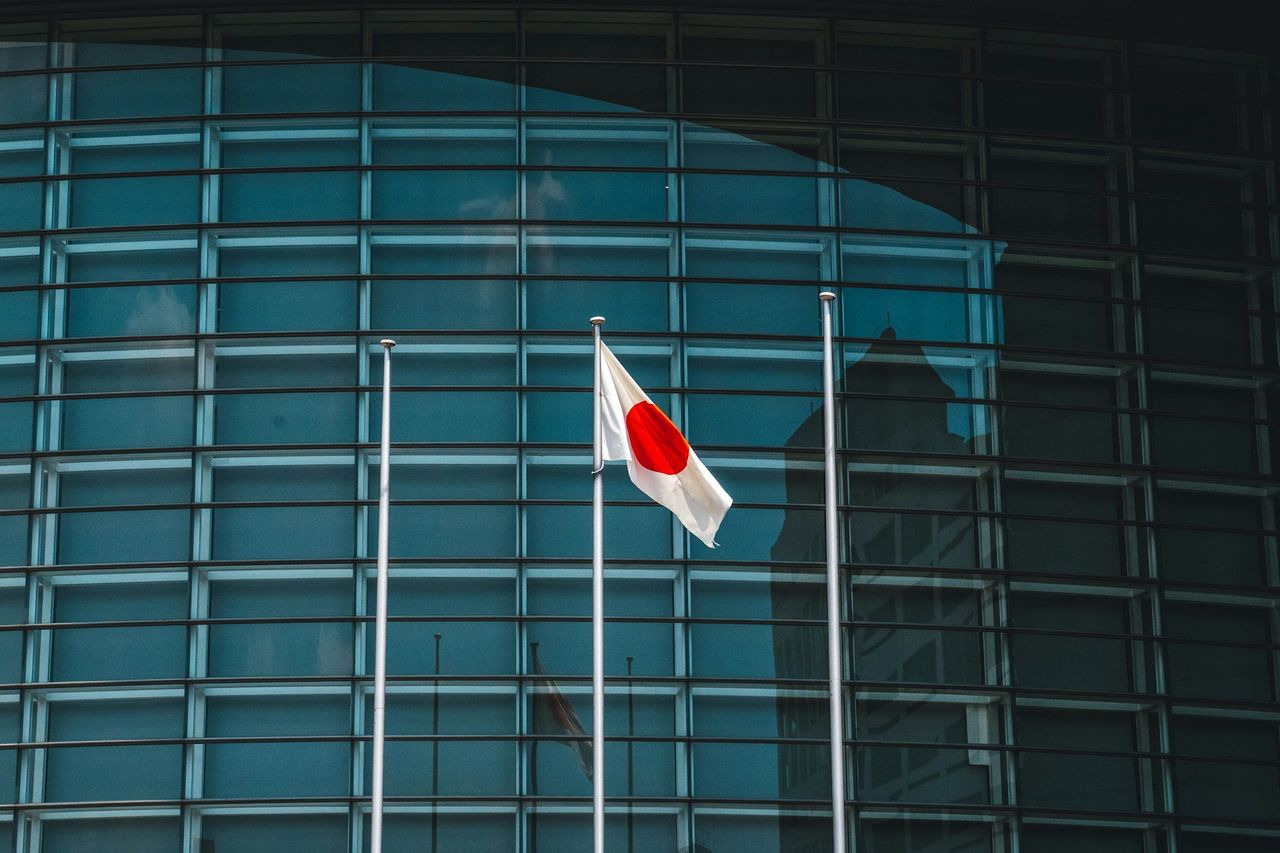 Apple och Google måste tillåta andra appbutiker i Japan