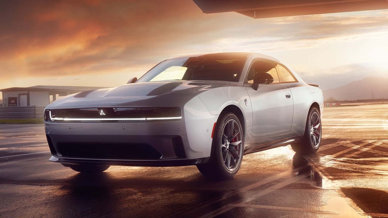 Hellre sexa än eldrift i nya Dodge Charger