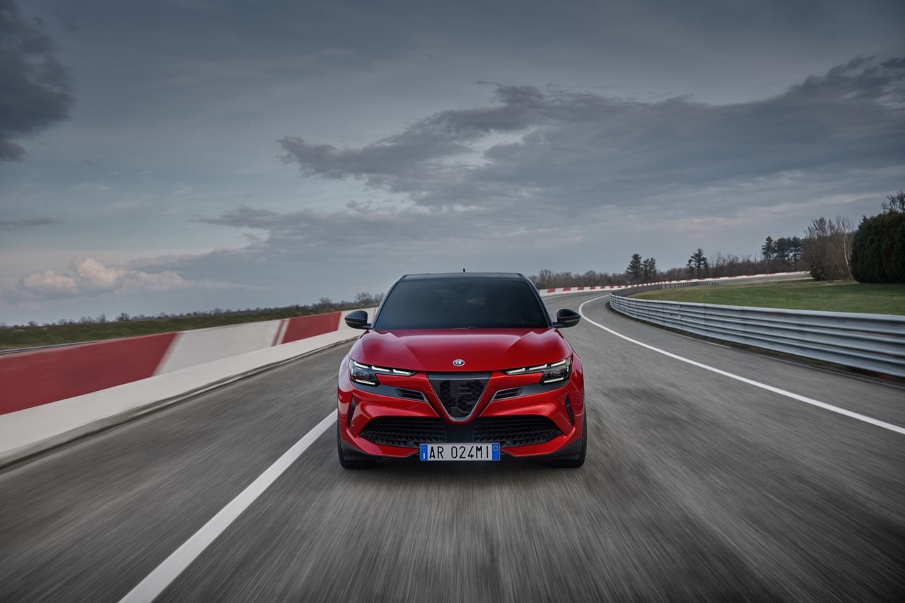 Alfa Romeo Junior som elbil har 280 hästar