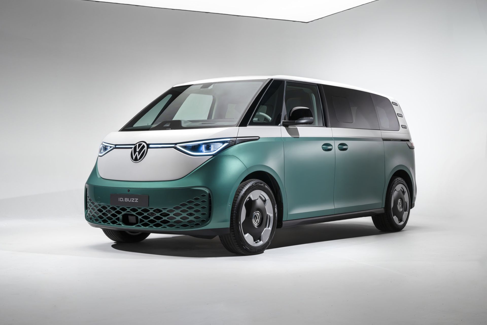 Nu börjar Volkswagen ID. Buzz med plats för sju att säljas