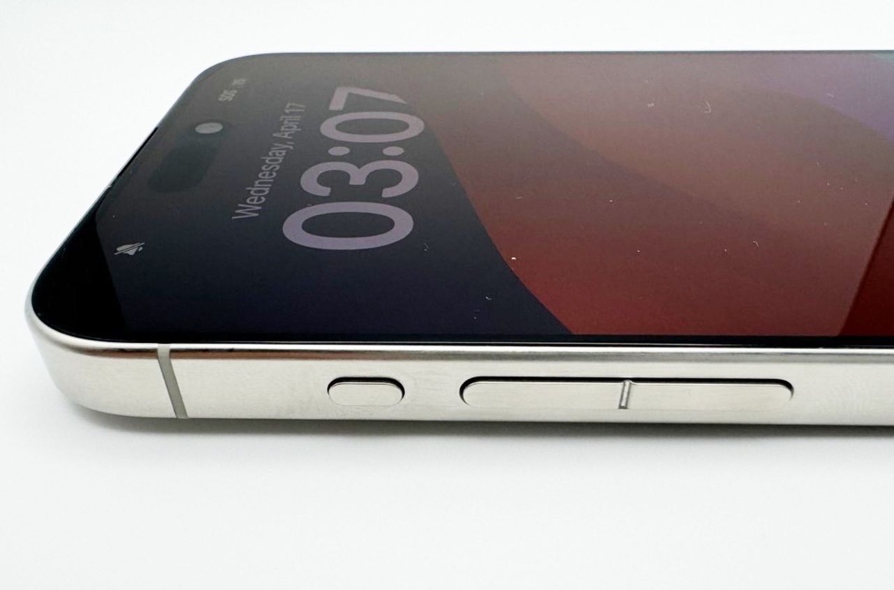 iPhone 15 Pro Max-prototyp visar kapacitiva knappar