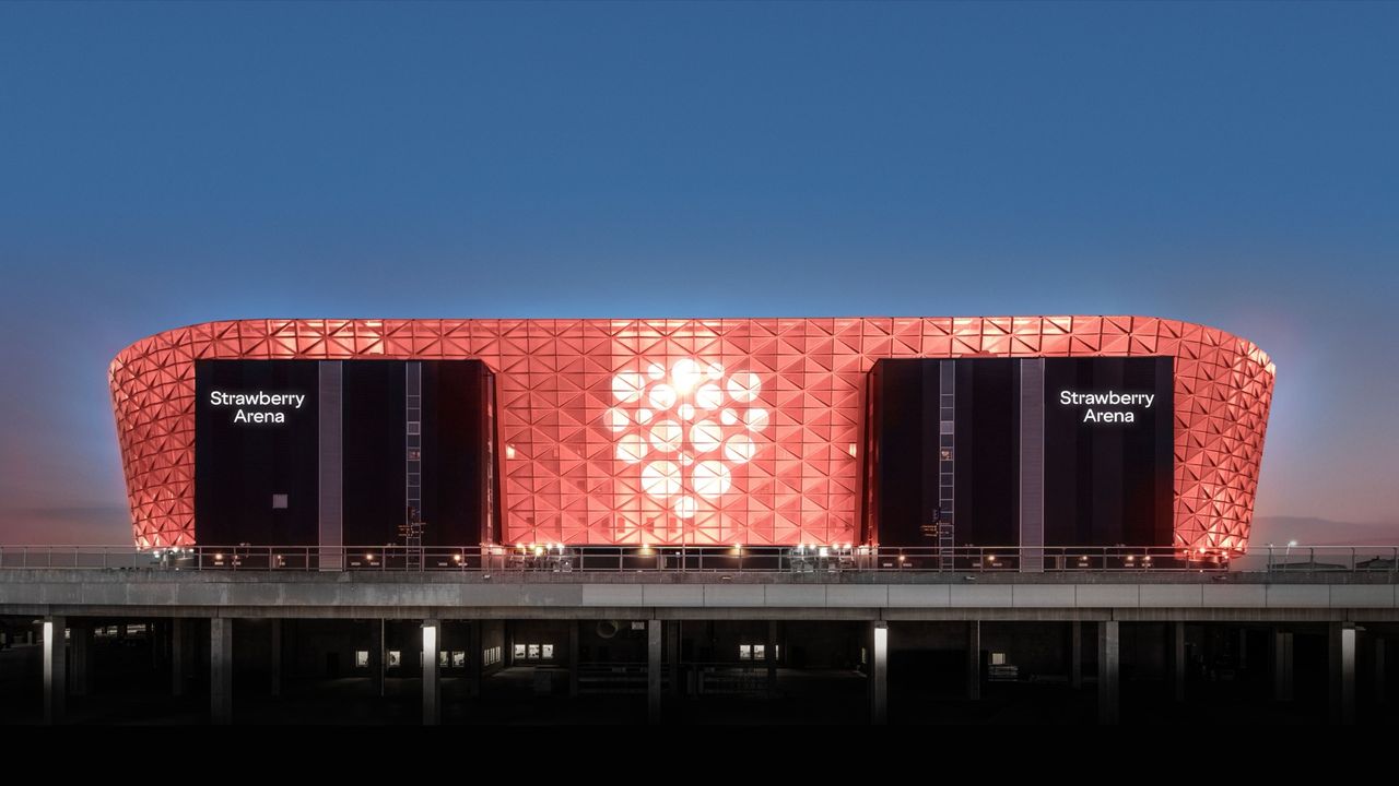 Idag byter Friends Arena namn till Strawberry Arena