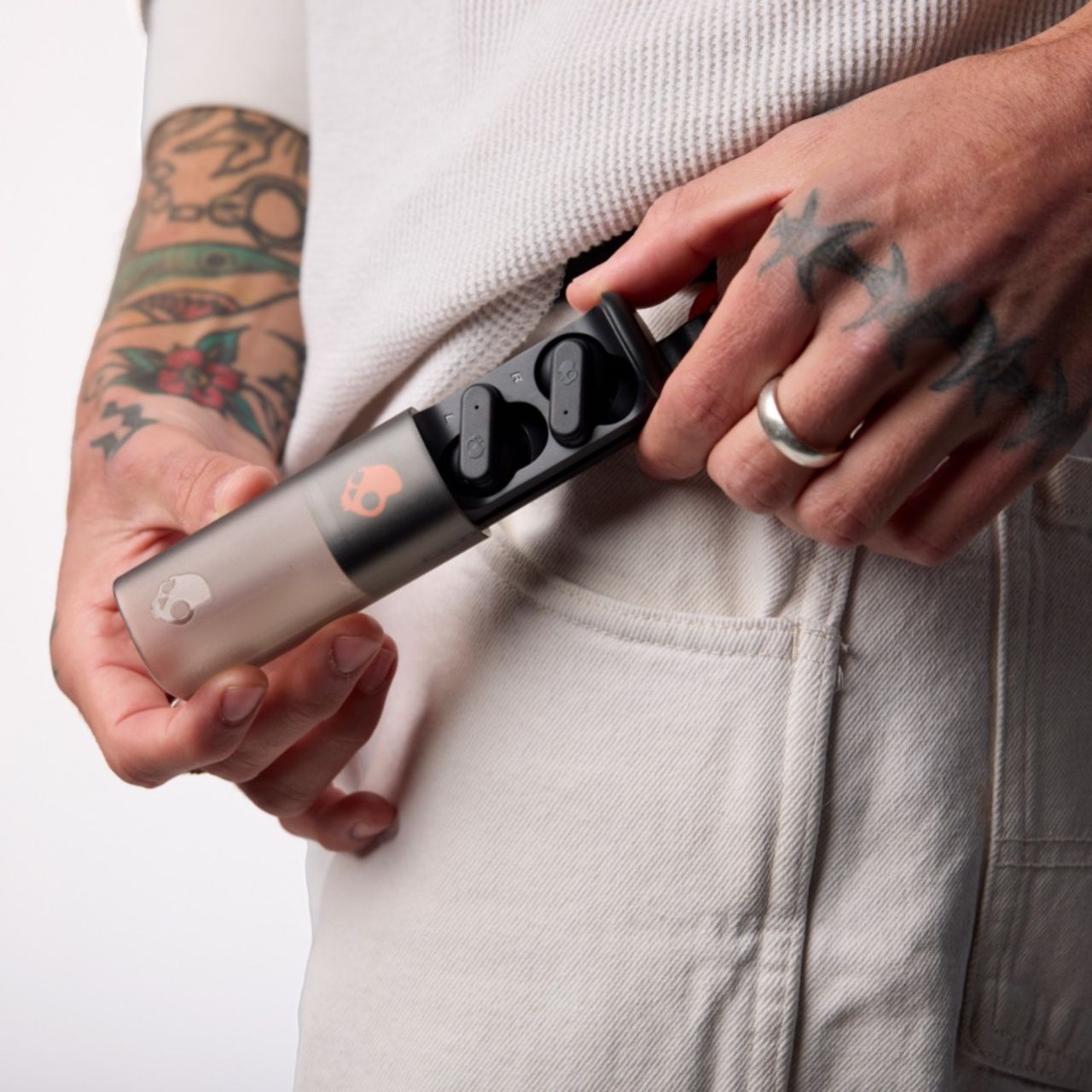 Skullcandy släpper lurar i roligt fodral