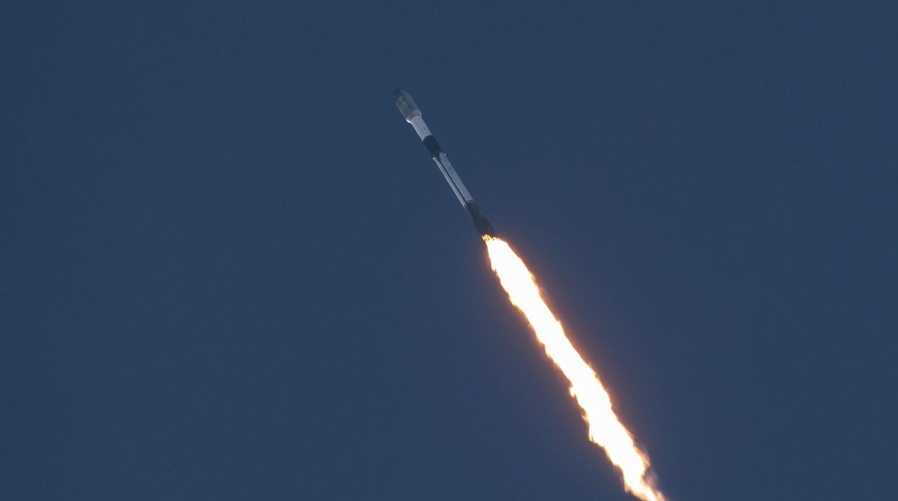 Falcon 9 flyger igen