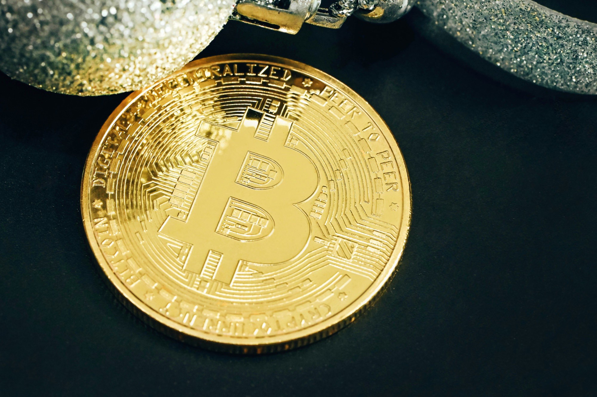 Bitcoin nu under 50.000 dollar. Rasar precis som världens börser. | Feber /  Samhälle