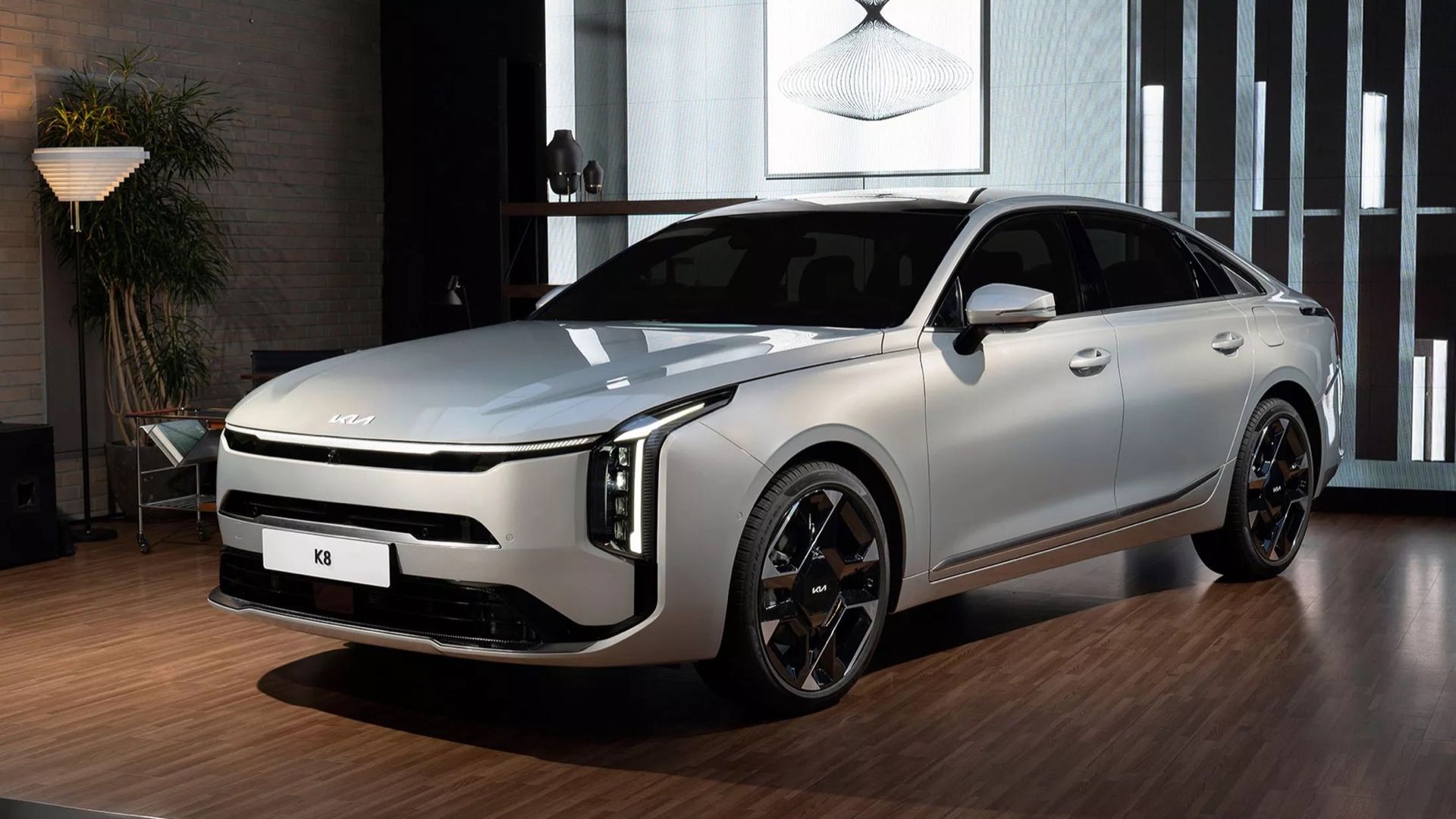 Så här ser uppdaterade Kia K8 ut