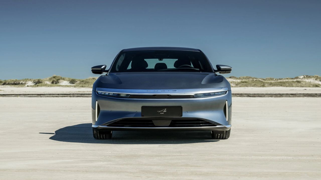 Teslas bilar lika effektiva som Lucids först år 2032