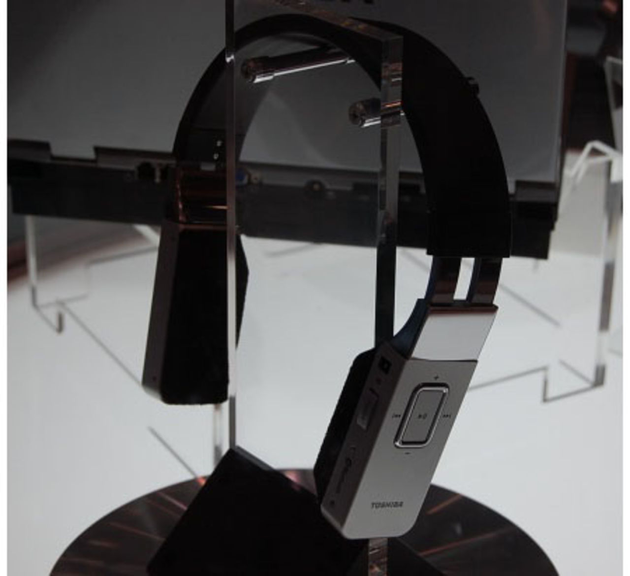 CES 2007: Bluetooth-hörlurar från Toshiba