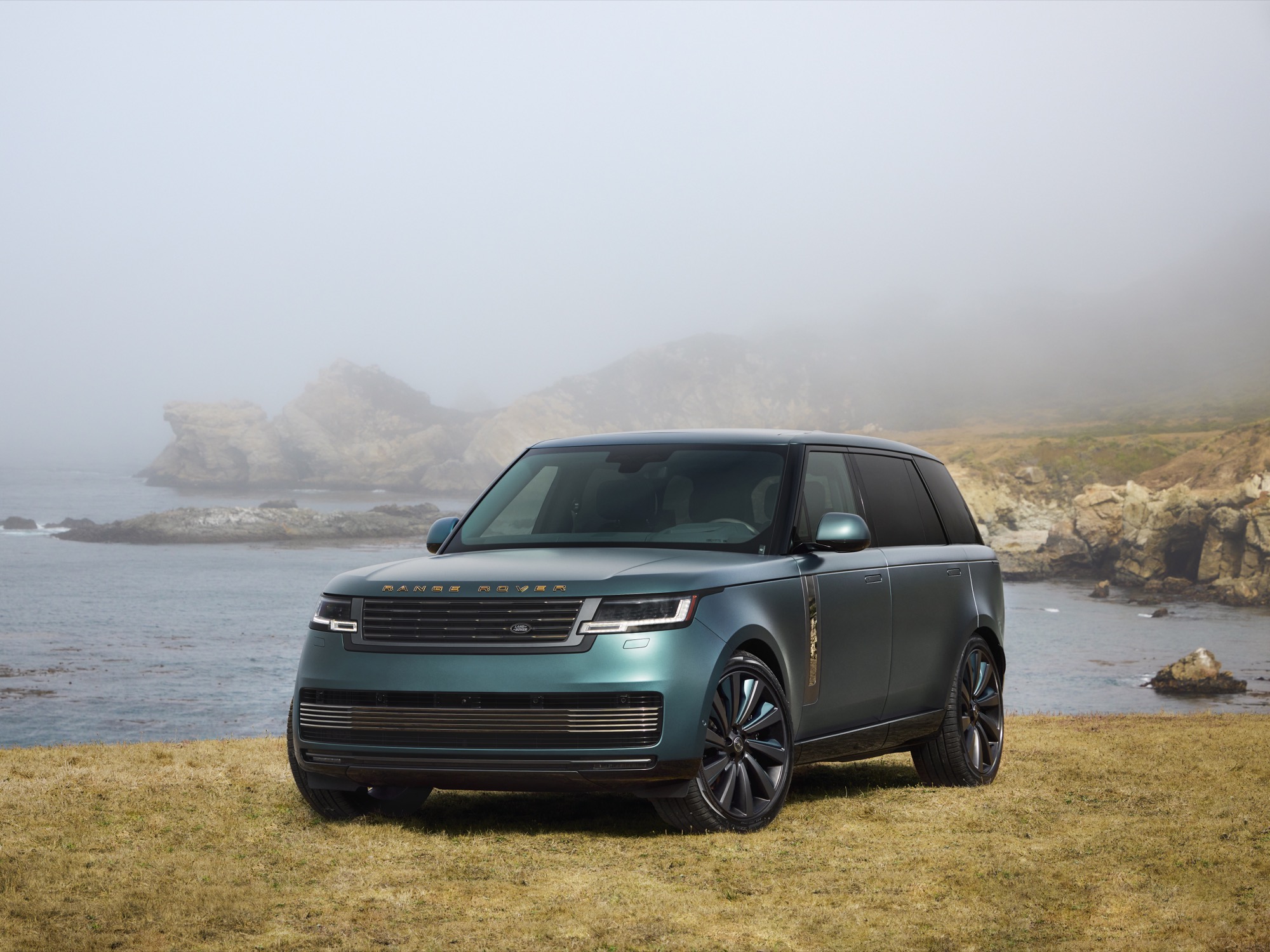 Specialversion av Range Rover för 370.000 dollar. Golfklubbor och guld ...
