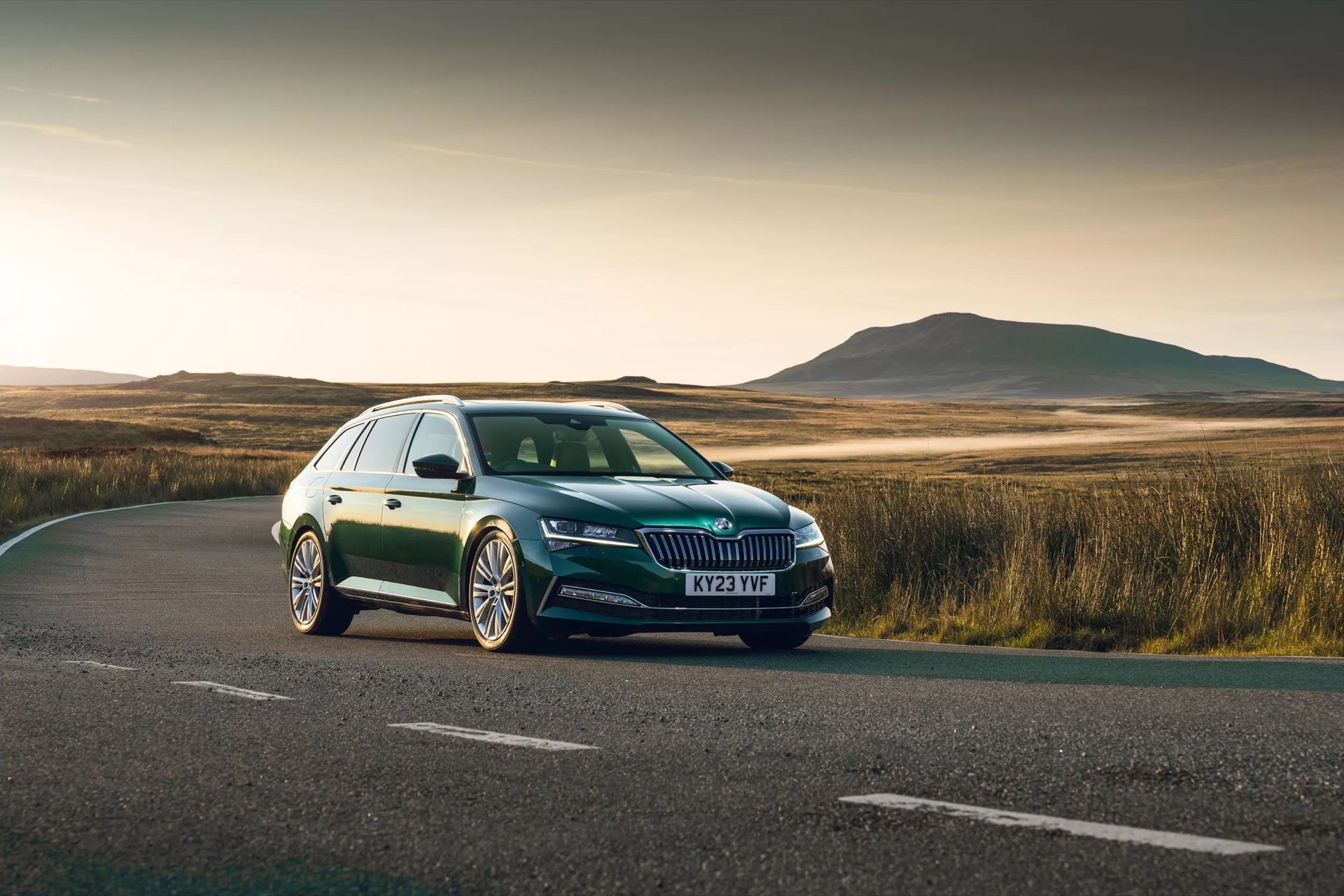 Skoda har byggt en Superb med nästan 500 hästar