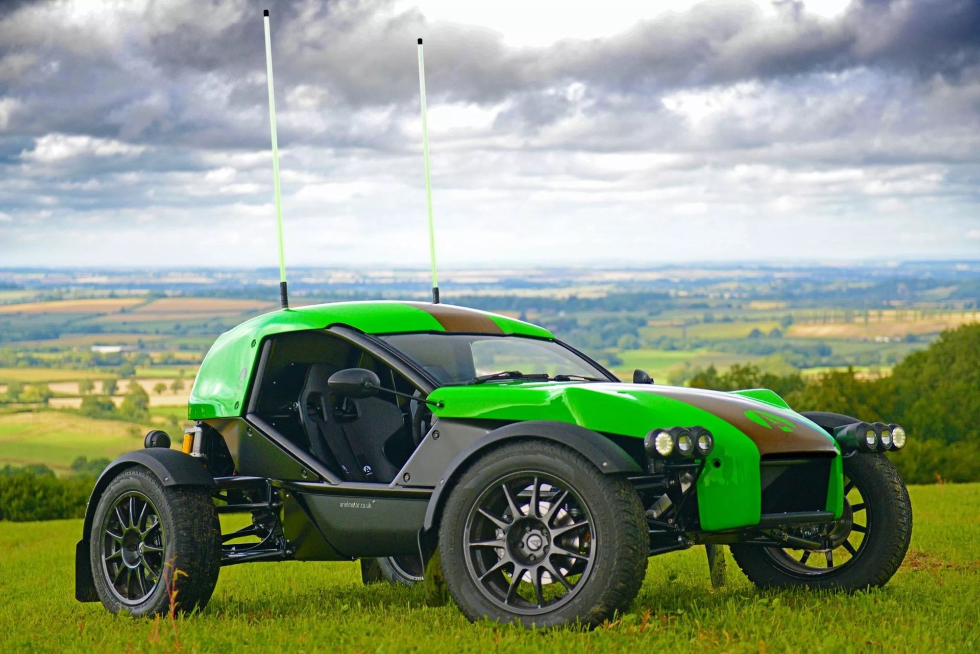 Ariel visar eldrivna E-Nomad Concept