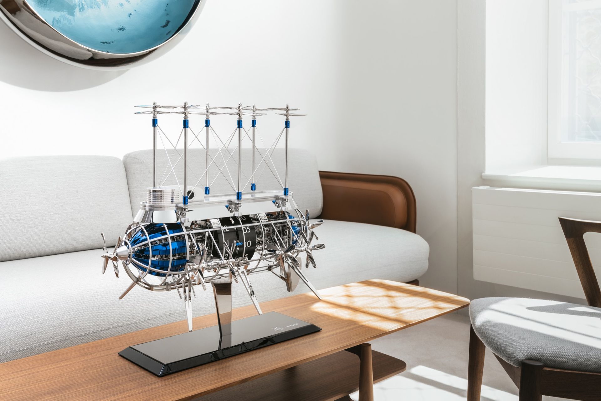 Maffig bordsklocka för 107.000 pund