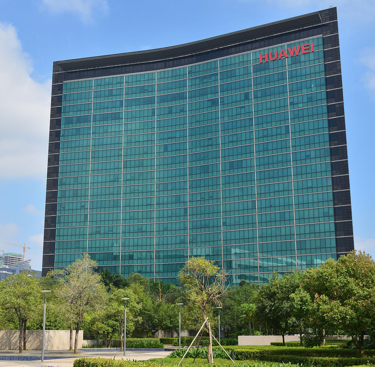 Huawei ska köra presentation nästan samtidigt som Apple