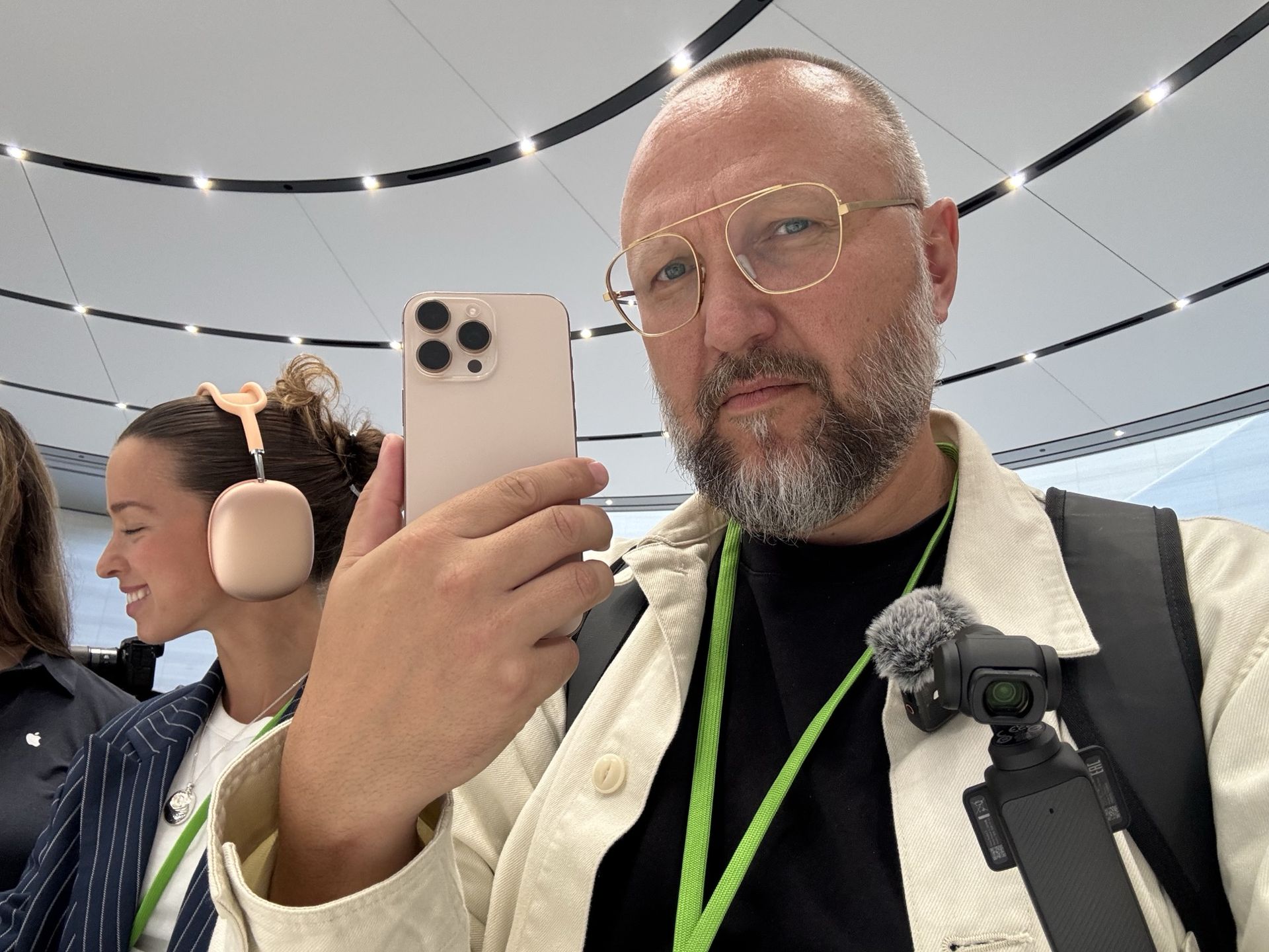 Exklusivt! Vi har känt på nya iPhone 16 och iPhone 16 Pro