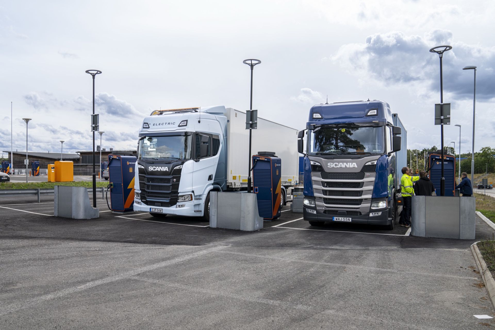 Ny laddplats för tunga elfordon i Rosersberg