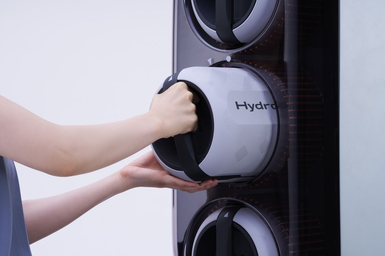 Toyota visar upp system med bärbara vätepatroner