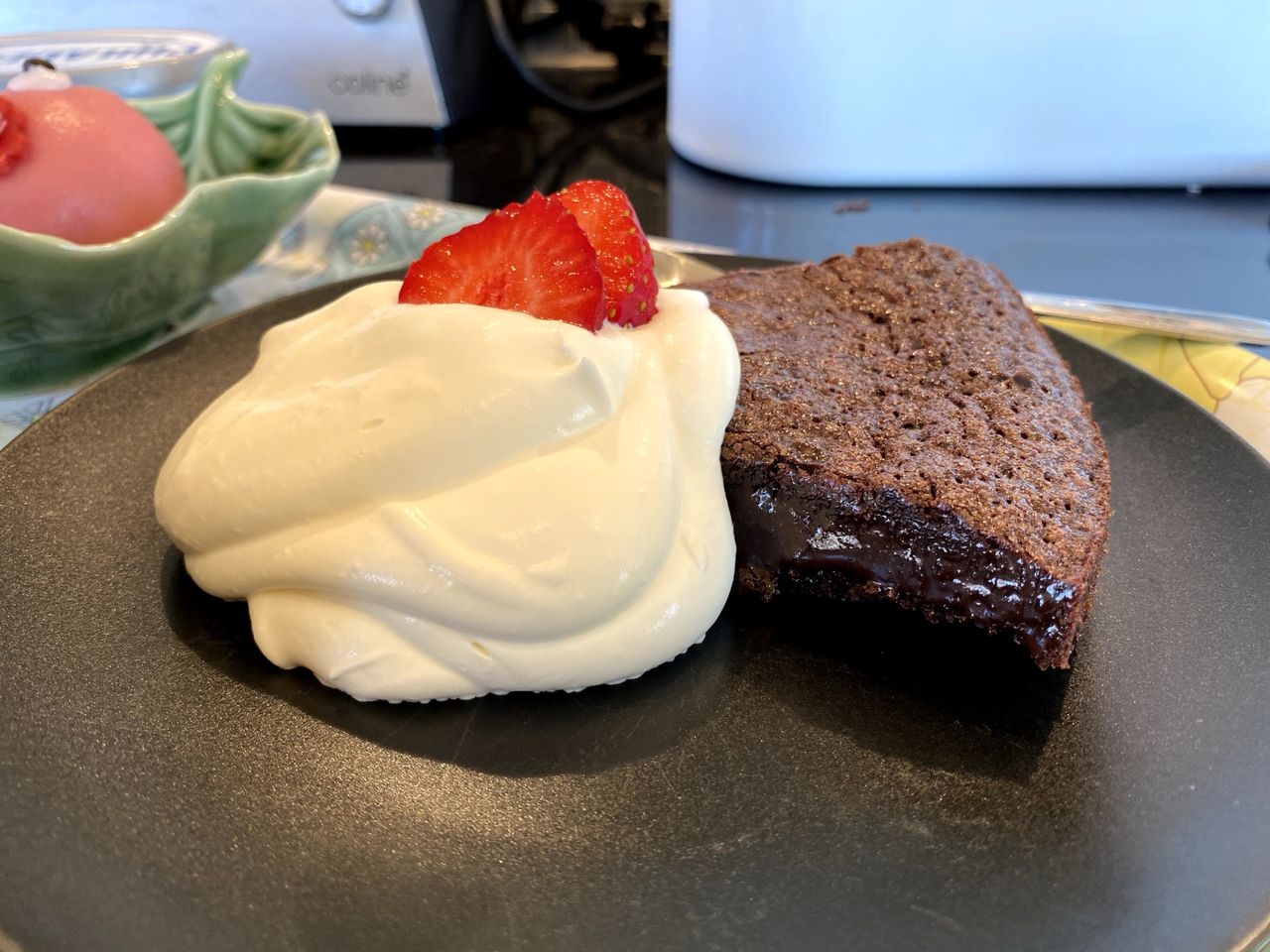 Någon bjöd på kladdkaka med cannabis på ungdomshem