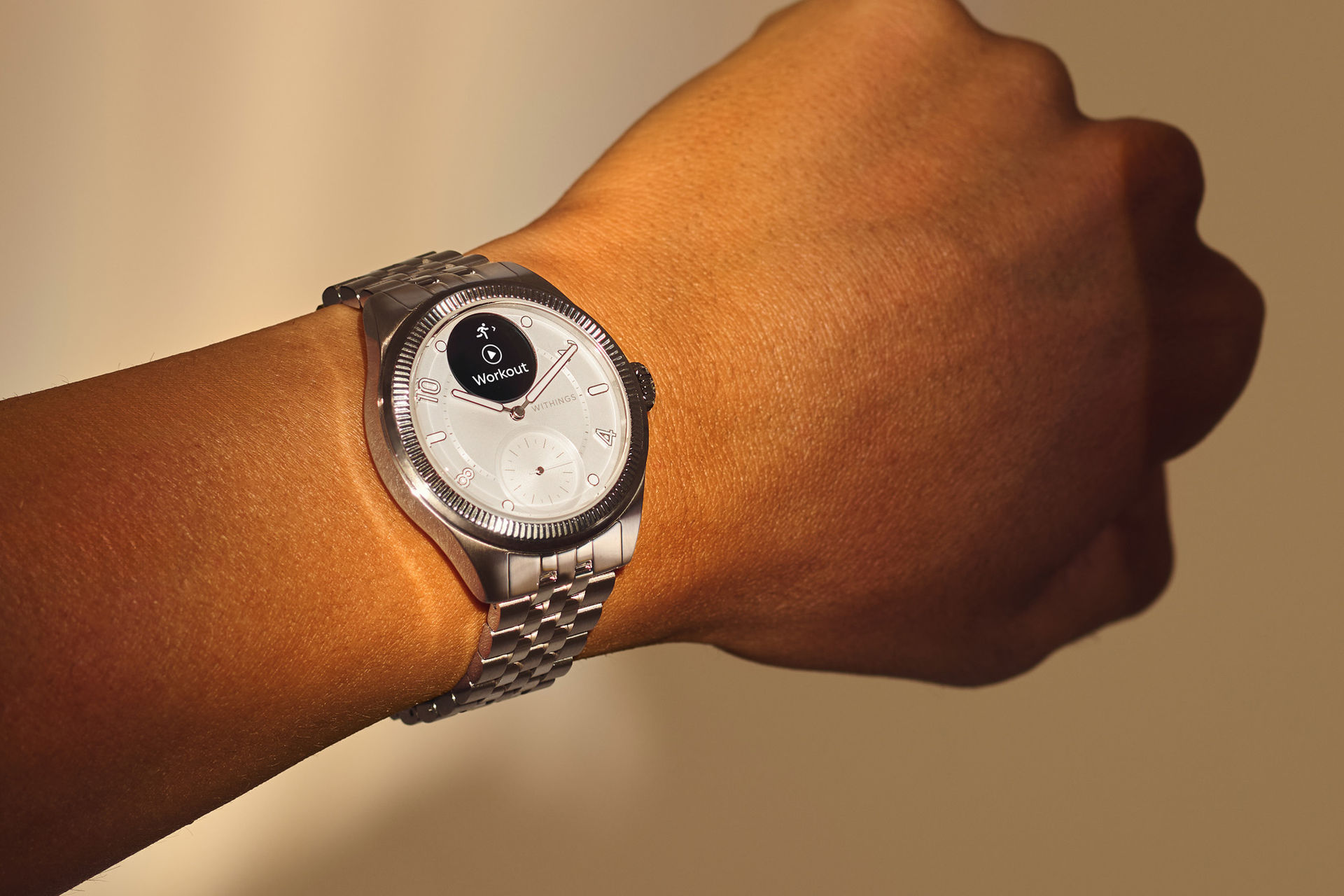 Nu kan man köpa en lyxig hybridklocka