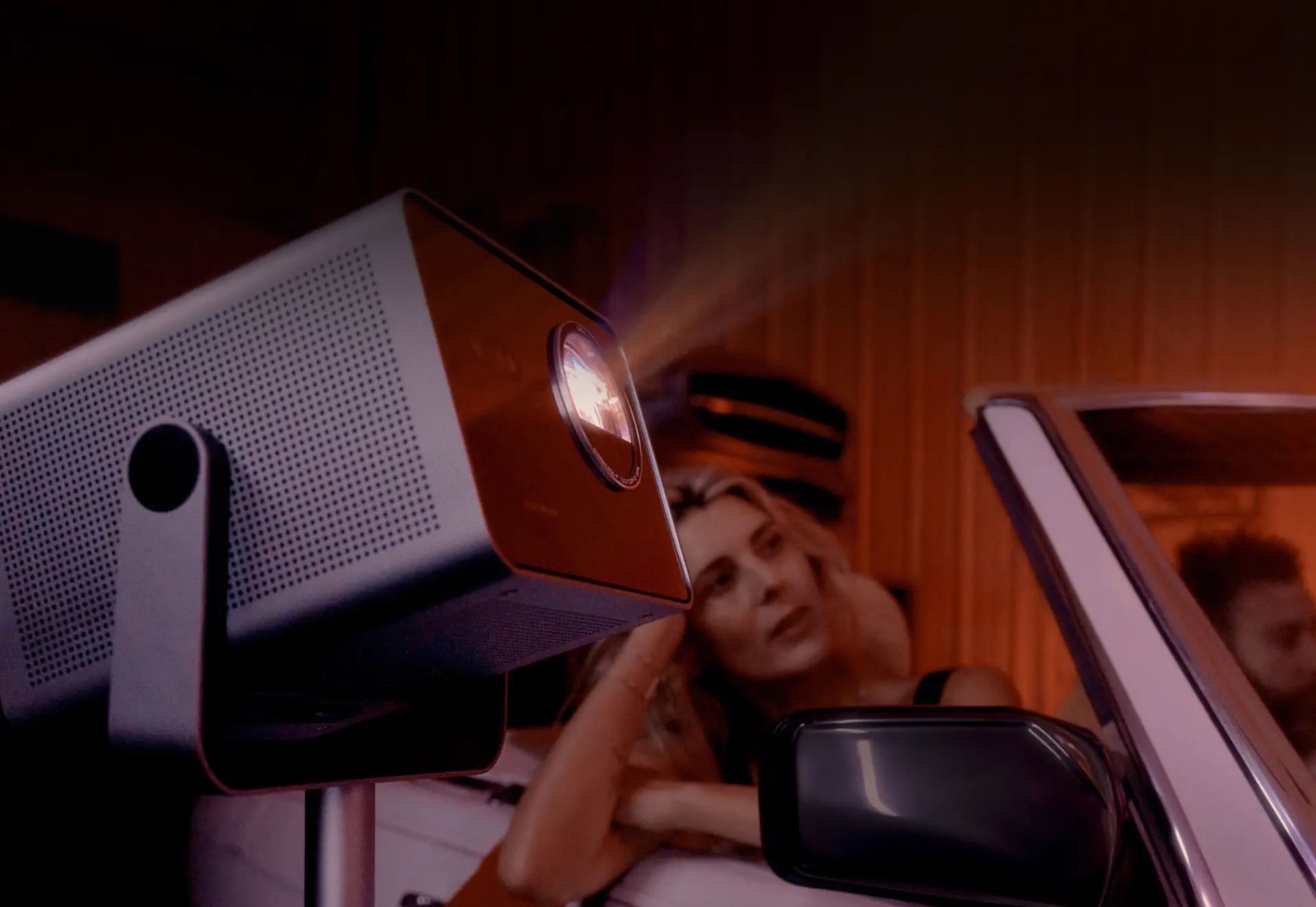 Leica släpper projektorn Cine Play 1