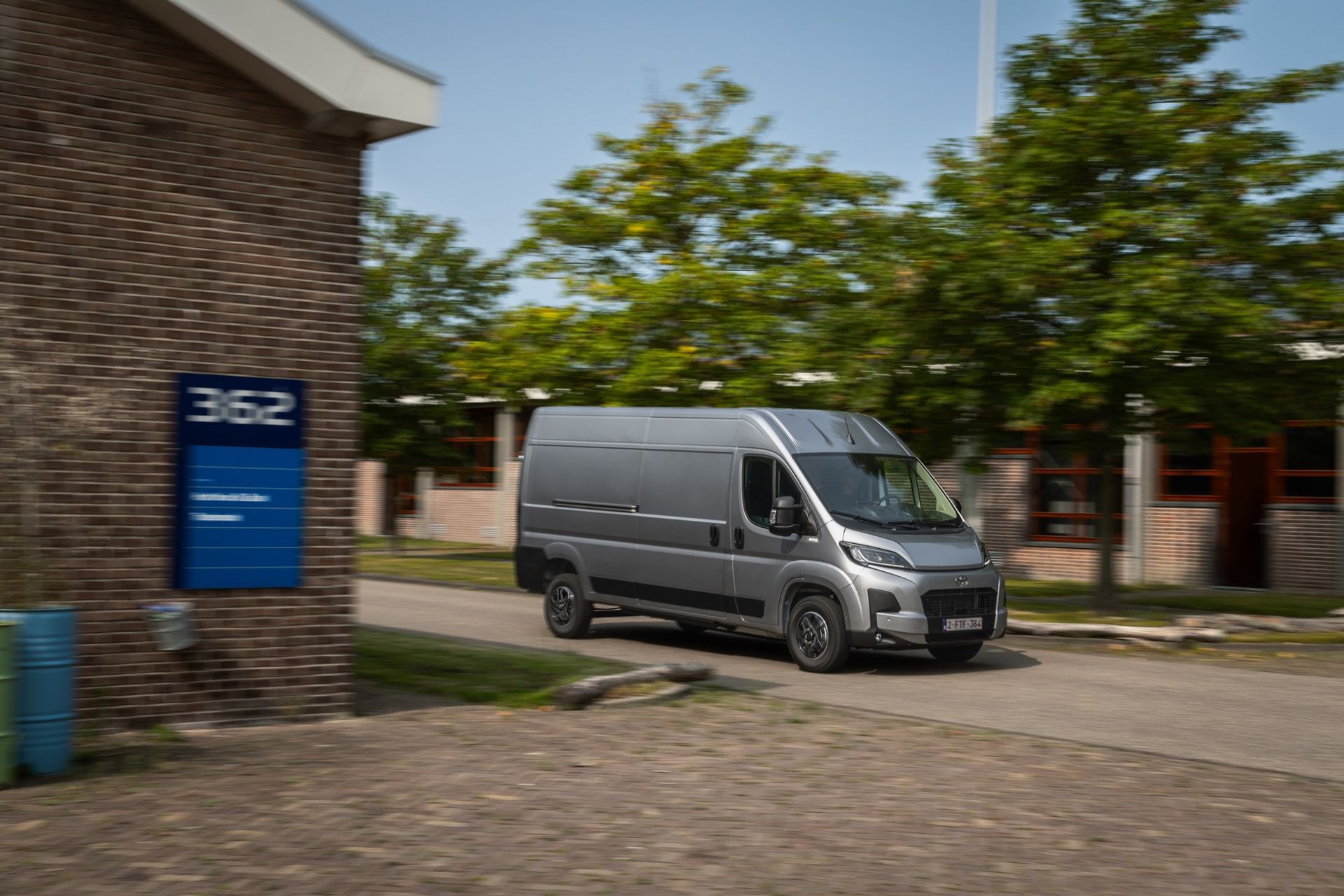 Nu kan man beställa Toyotas största skåpbil