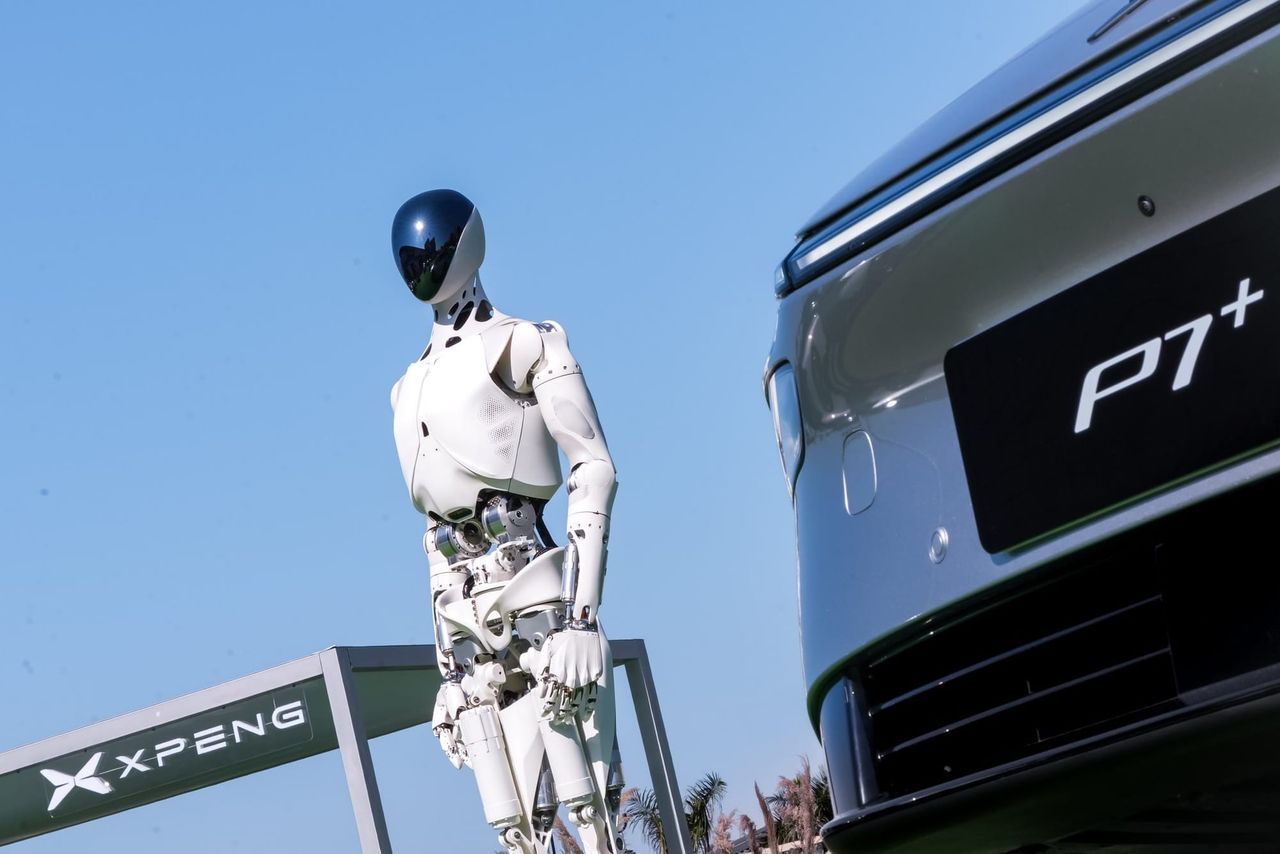 Xpeng visar upp humanoida roboten Iron