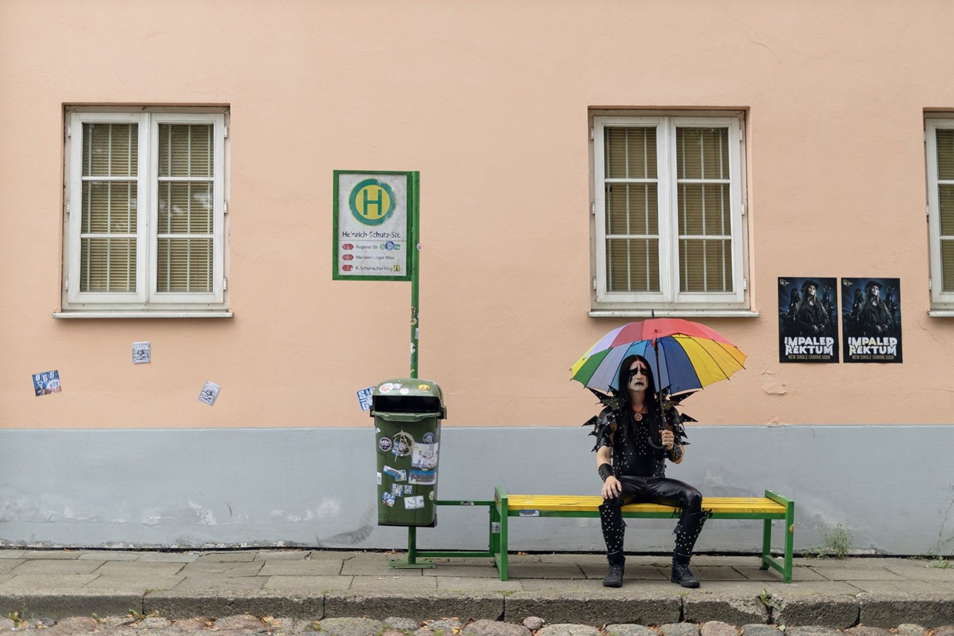 Metal-bandet Impaled Rektum flyr fängelset